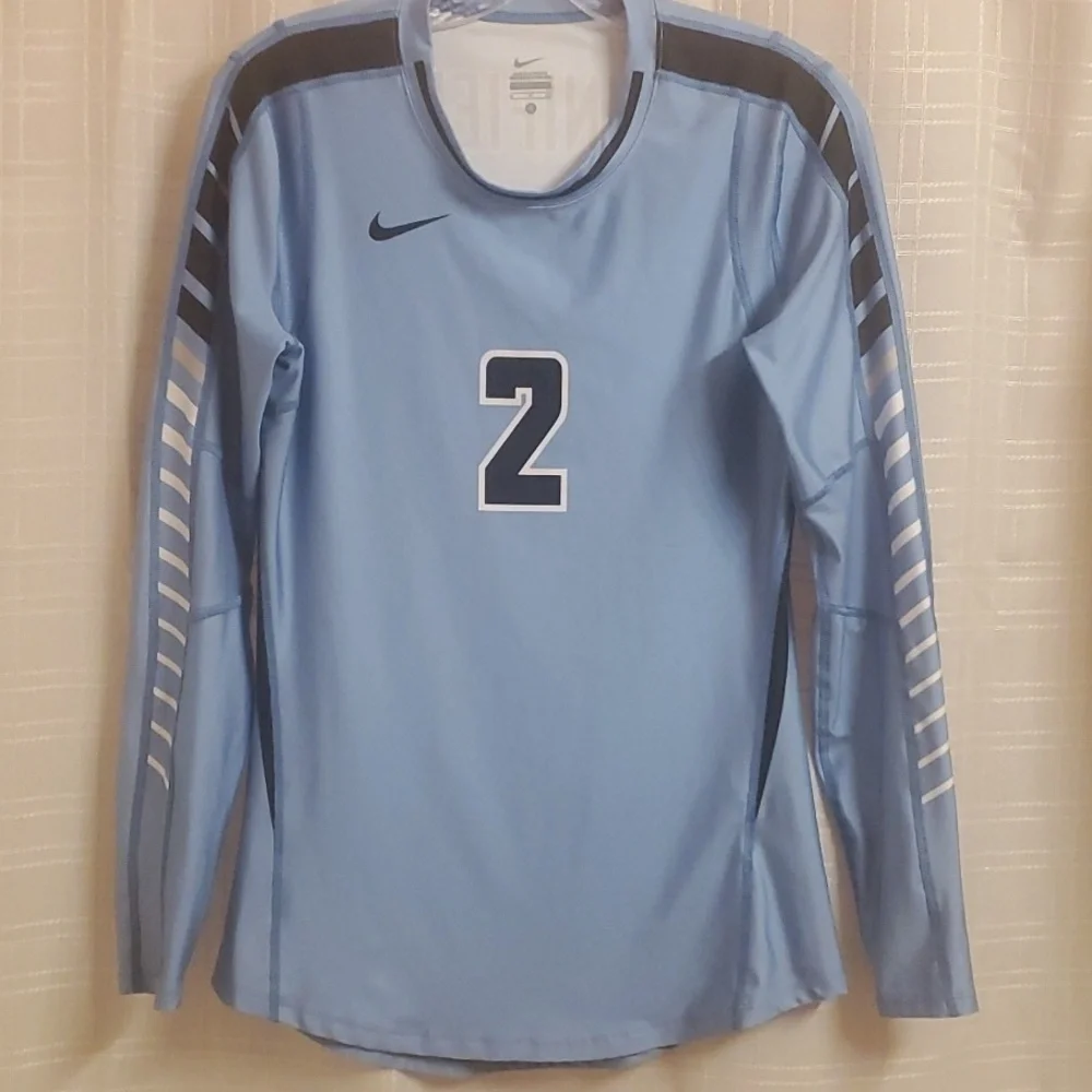 Nike top women's size Small S light blue black white grey activewear unified
